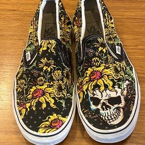 Vans Unisex Classics in Beauty Skull Pattern